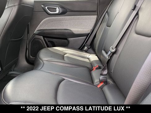 Used 2022 Jeep Compass Latitude AWD/4WD image 3
