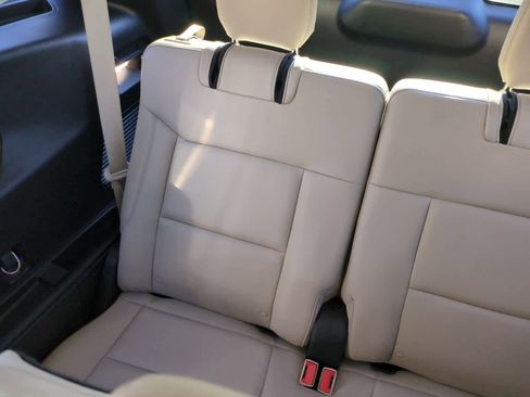 Used 2022 Ford Explorer XLT w/ Equipment Group 202A image 22