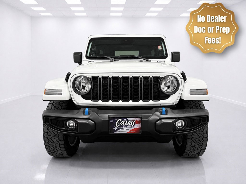 Used 2024 Jeep Wrangler Unlimited w/ Convenience Group AWD/4WD image 3