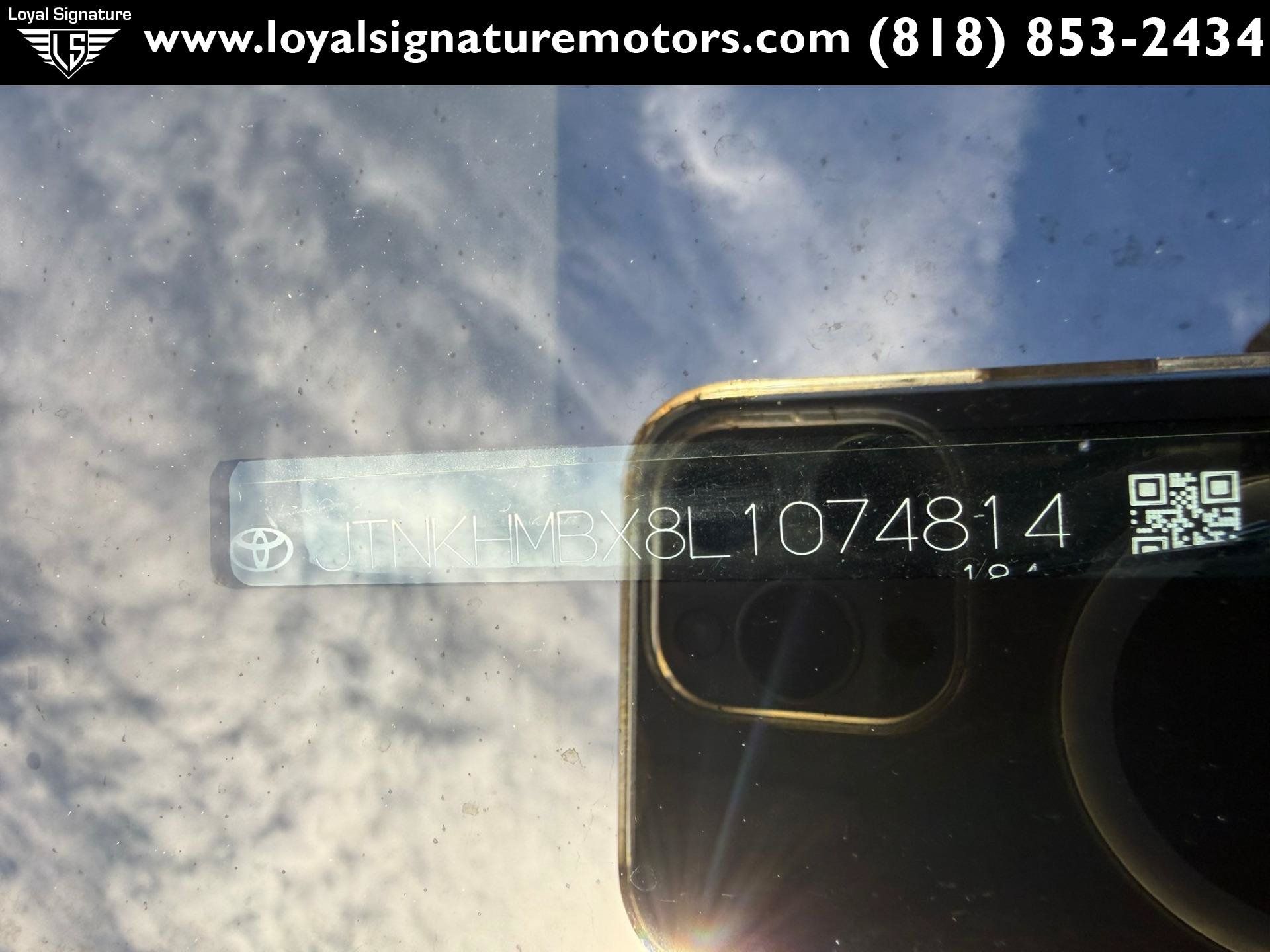 Used 2020 Toyota C-HR XLE FWD image 32