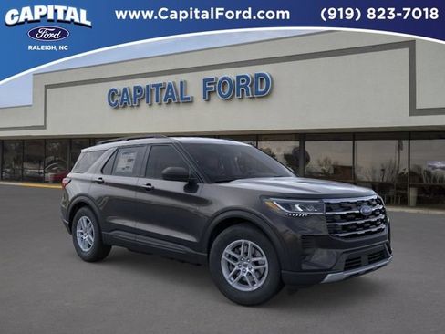 New 2026 Ford Explorer Active RWD image 7