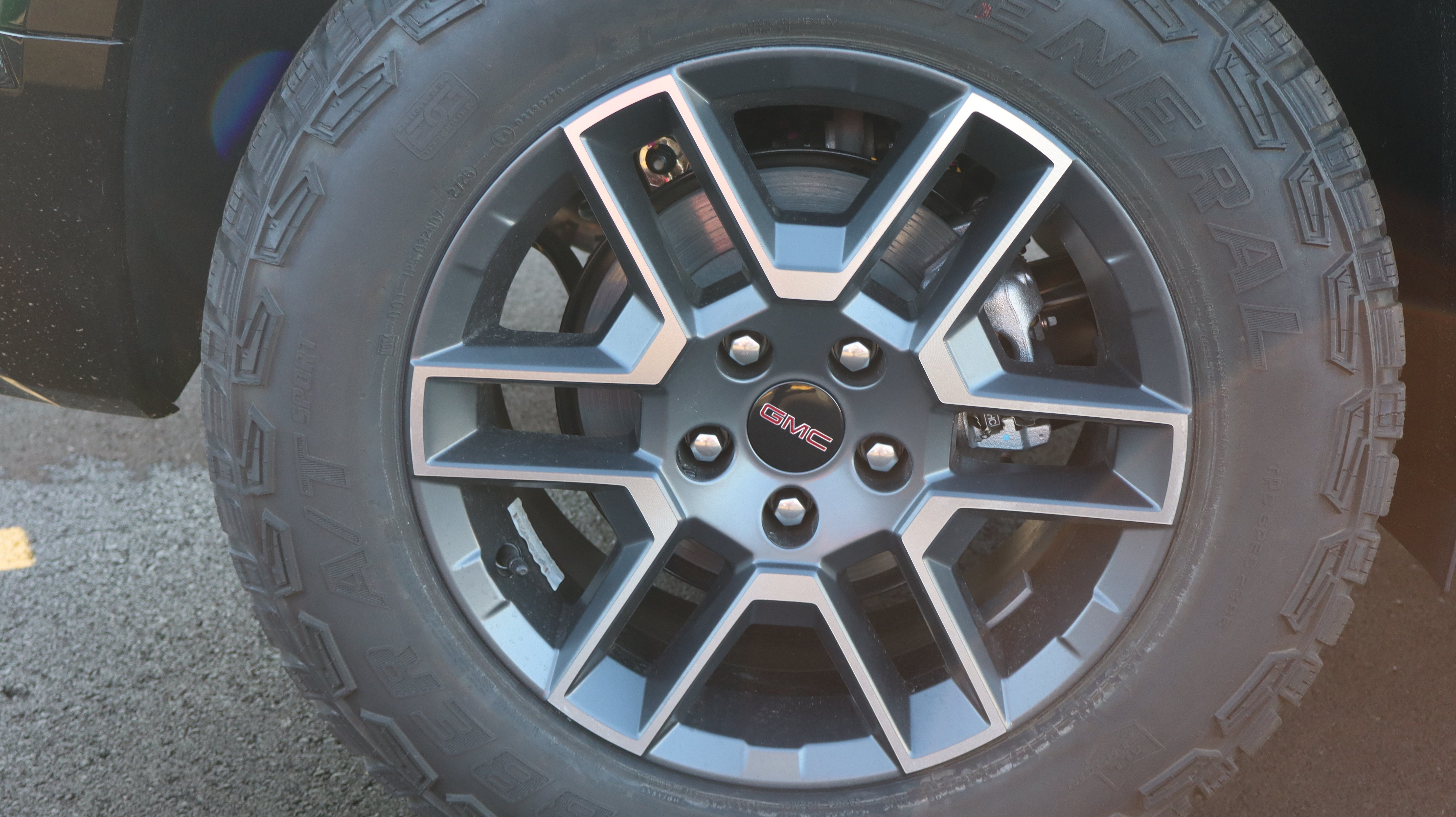 New 2027 GMC Terrain AT4 w/ Convenience Package III AWD/4WD image 19