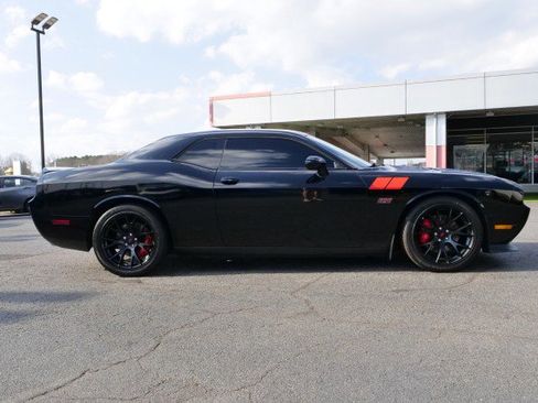 Used 2012 Dodge Challenger SRT8 w/ Premium Sound Group image 36