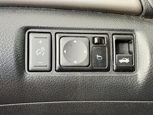 Used 2015 Nissan Sentra SV FWD image 16