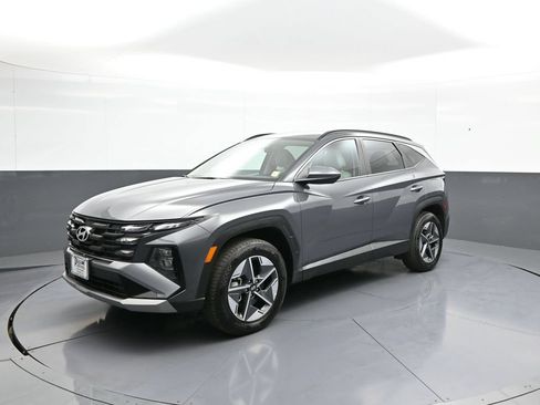 Certified 2025 Hyundai Tucson SEL AWD/4WD image 1
