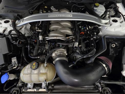 Used 2020 Ford Mustang GT Premium w/ GT Performance Package RWD image 3