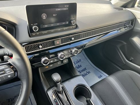 Used 2023 Honda Civic Sport image 16