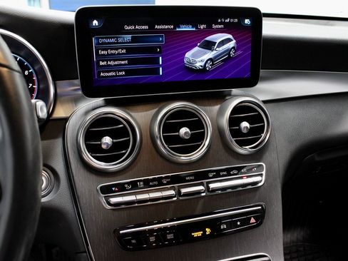 Used 2022 Mercedes-Benz GLC 300 4MATIC image 35