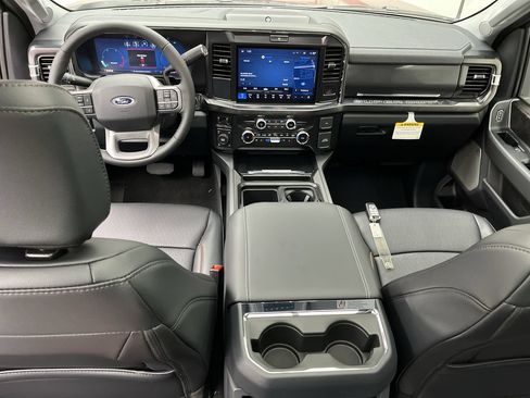 New 2026 Ford F250 Lariat w/ Black Appearance Package AWD/4WD image 4
