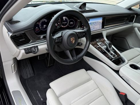 Certified 2022 Porsche Panamera 4 image 4