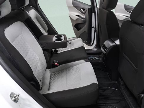 Used 2022 Chevrolet Equinox LT w/ LT True North Edition image 37