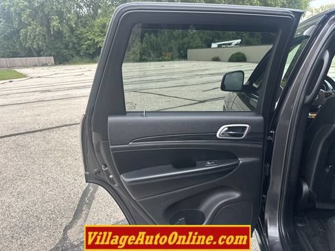 Used 2020 Jeep Grand Cherokee Limited w/ Luxury Group II AWD/4WD image 32