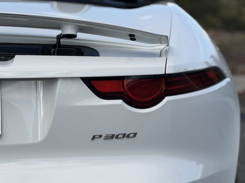 Used 2020 Jaguar F-TYPE Convertible image 12