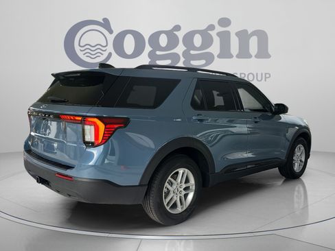 New 2026 Ford Explorer Active RWD image 5