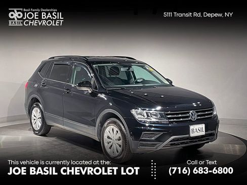 Used 2018 Volkswagen Tiguan S image 1