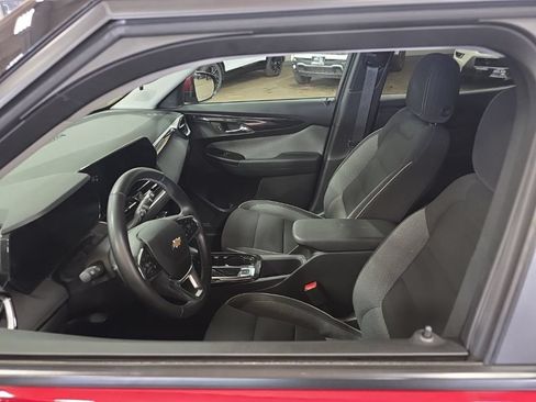 Used 2024 Chevrolet TrailBlazer LT w/ LT Cold Weather Package FWD image 6