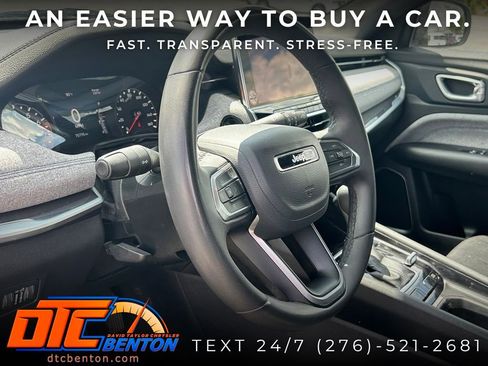 Used 2024 Jeep Compass Latitude AWD/4WD image 6