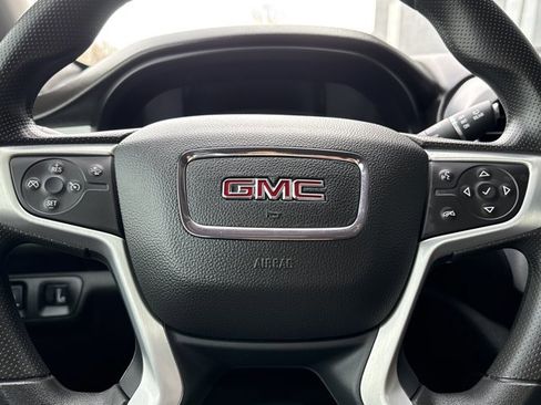 Used 2022 GMC Acadia SLE w/ Driver Convenience Package image 23