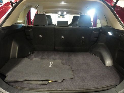 Used 2022 Toyota RAV4 LE image 9