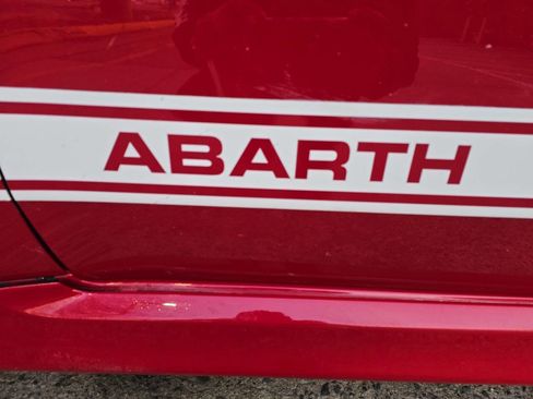 Used 2015 FIAT 500 Abarth image 8