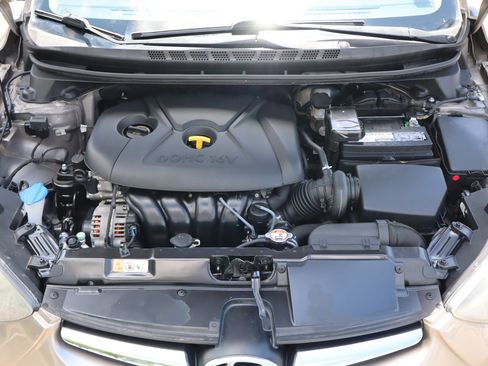 Used 2016 Hyundai Elantra SE FWD image 38