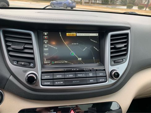 Used 2017 Hyundai Tucson Limited image 18