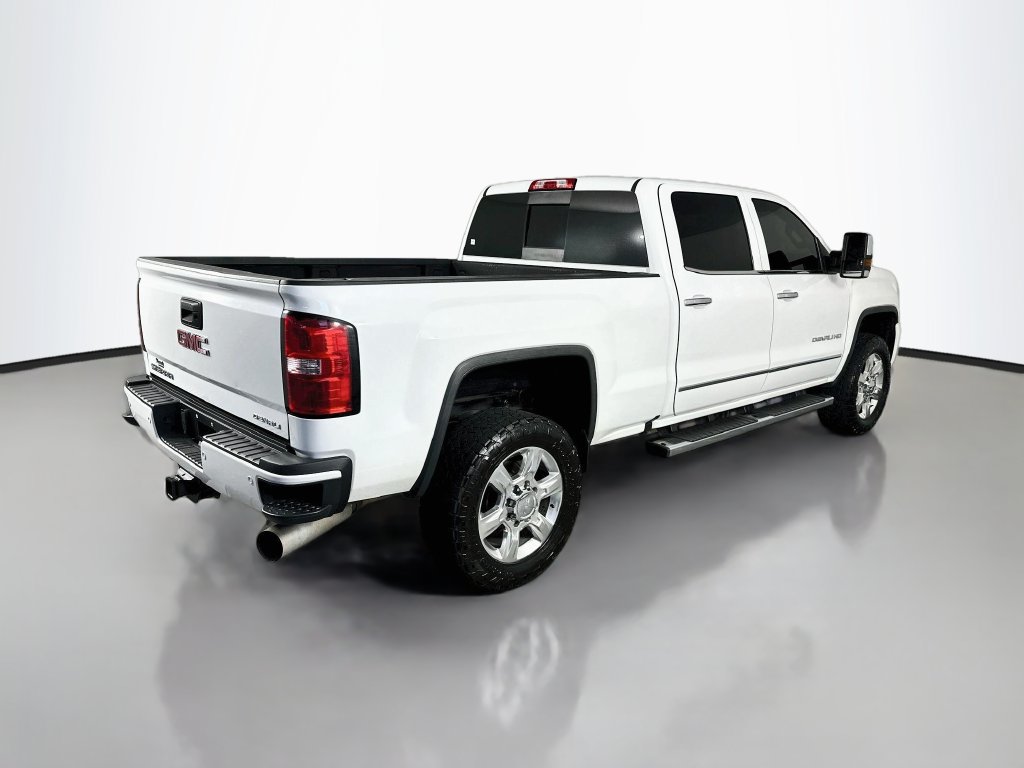 Used 2019 GMC Sierra 2500 Denali w/ Duramax Plus Package AWD/4WD image 7