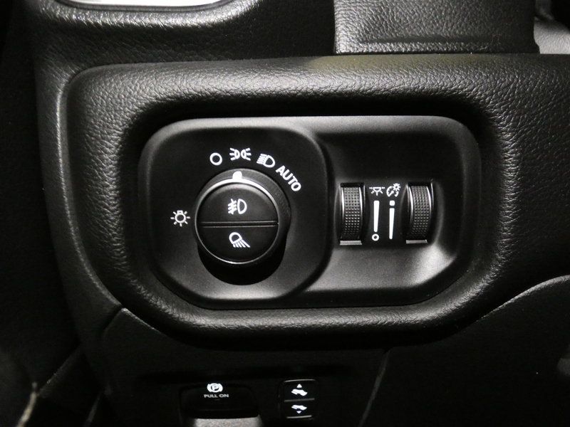 Used 2023 RAM 1500 Laramie AWD/4WD image 18