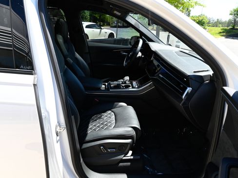 Used 2025 Audi SQ7 Premium Plus AWD/4WD image 60