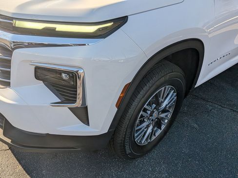 New 2026 Chevrolet Traverse LT w/ Driver Confidence Package image 10