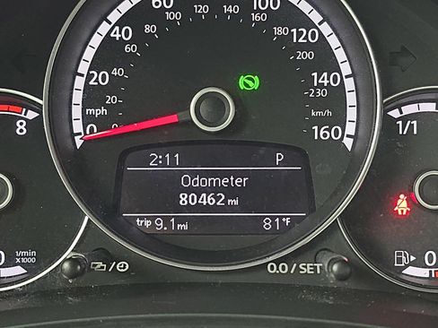 Used 2016 Volkswagen Beetle 1.8T Classic FWD image 24