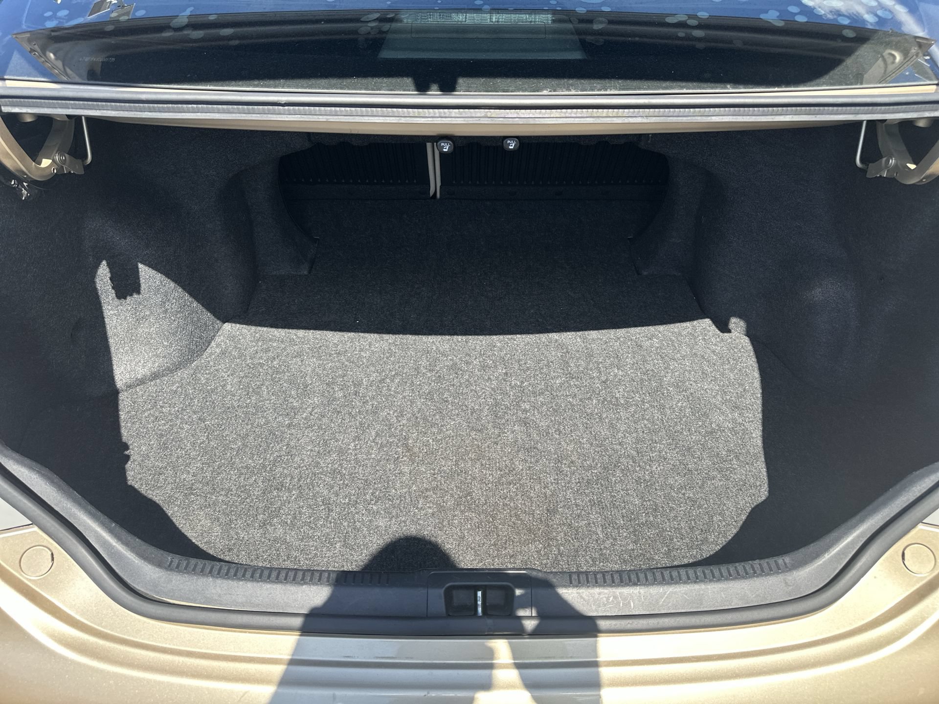 Used 2012 Toyota Camry LE FWD image 30