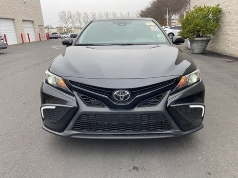 Used 2024 Toyota Camry SE image 2