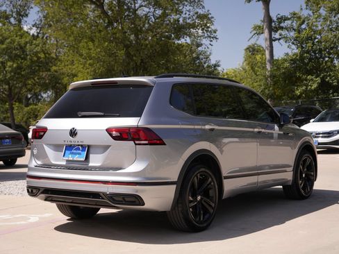 Certified 2024 Volkswagen Tiguan SE R-Line FWD image 6