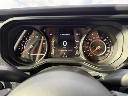 New 2025 Jeep Gladiator Rubicon w/ Convenience Group image 19