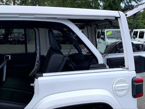 Certified 2024 Jeep Wrangler High Altitude AWD/4WD image 9