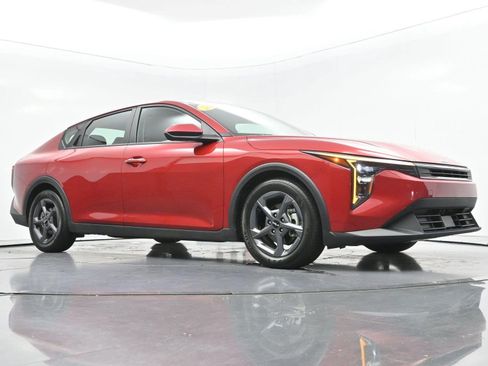 Used 2025 Kia K4 FWD image 40