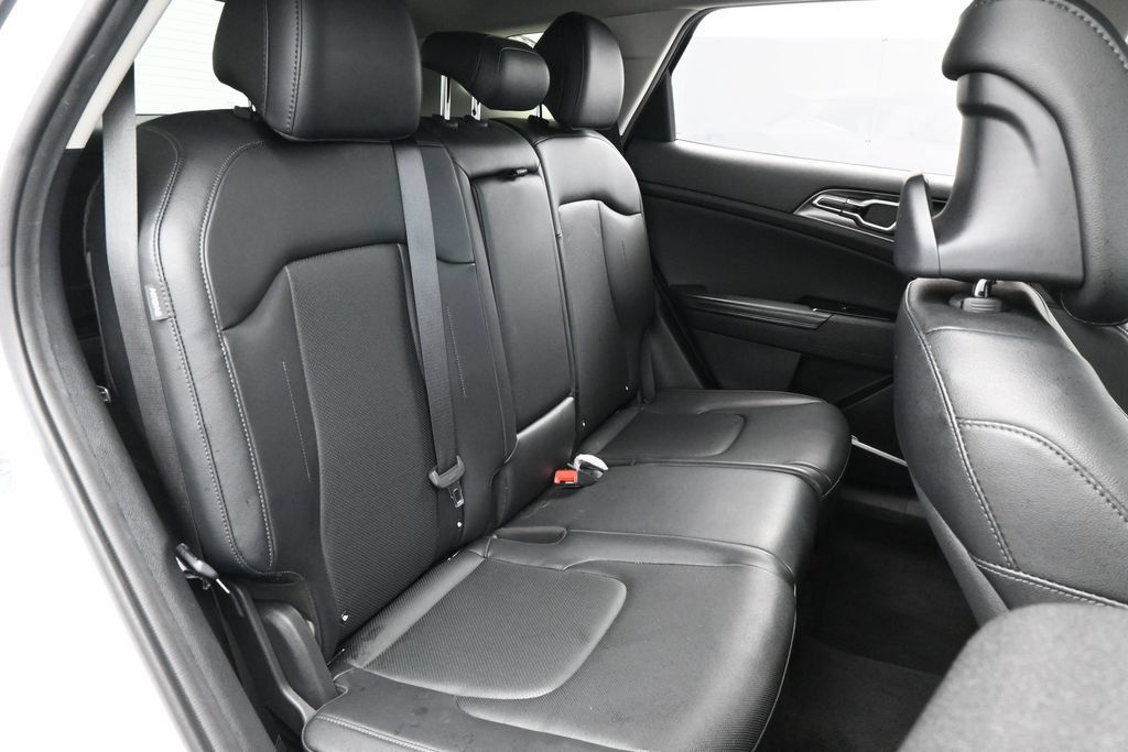 Used 2025 Kia Sportage EX FWD image 45