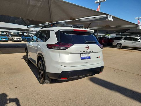 Used 2026 Nissan Rogue SV w/ Rock Creek Premium Package image 6