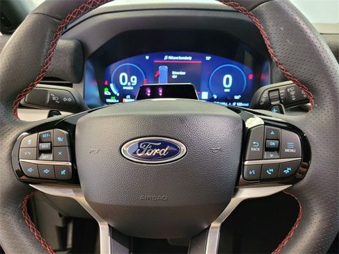 Used 2025 Ford Explorer ST image 23