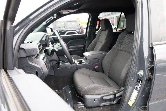 Used 2025 Toyota 4Runner SR5 AWD/4WD image 8
