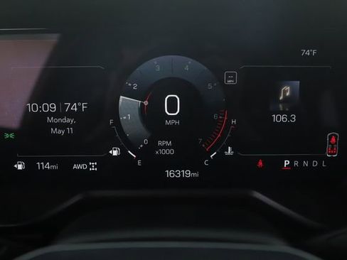 Used 2025 GMC Acadia AT4 image 19