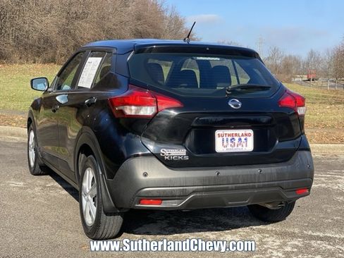 Used 2020 Nissan Kicks S image 5