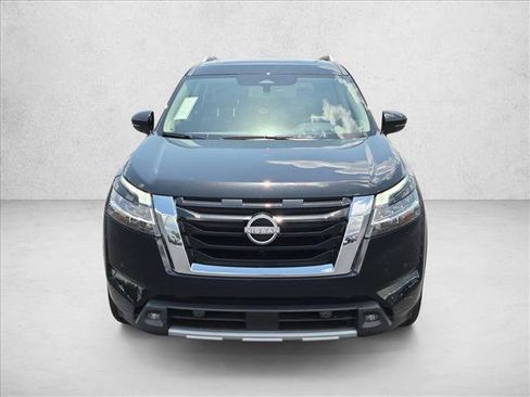Used 2024 Nissan Pathfinder Platinum w/ Cargo Package FWD image 2
