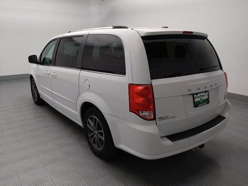 Used 2017 Dodge Grand Caravan SXT FWD image 5