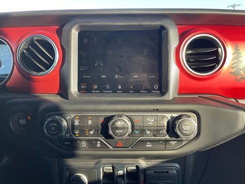 Used 2023 Jeep Gladiator Rubicon w/ LED Lighting Group image 8