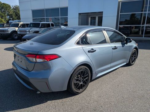 Used 2022 Toyota Corolla LE FWD image 4