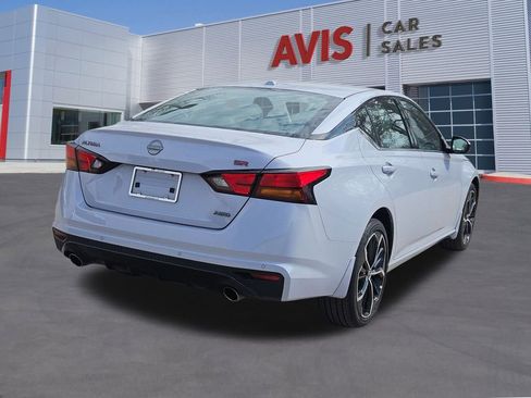 Used 2025 Nissan Altima 2.5 SR w/ SR Premium Package image 6