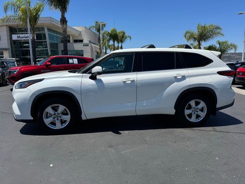 Used 2020 Toyota Highlander L FWD image 7
