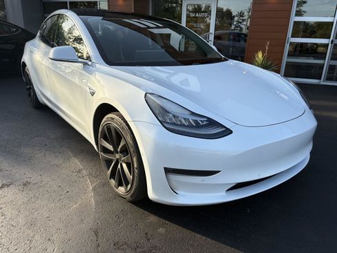 Used 2018 Tesla Model 3 Long Range RWD image 2